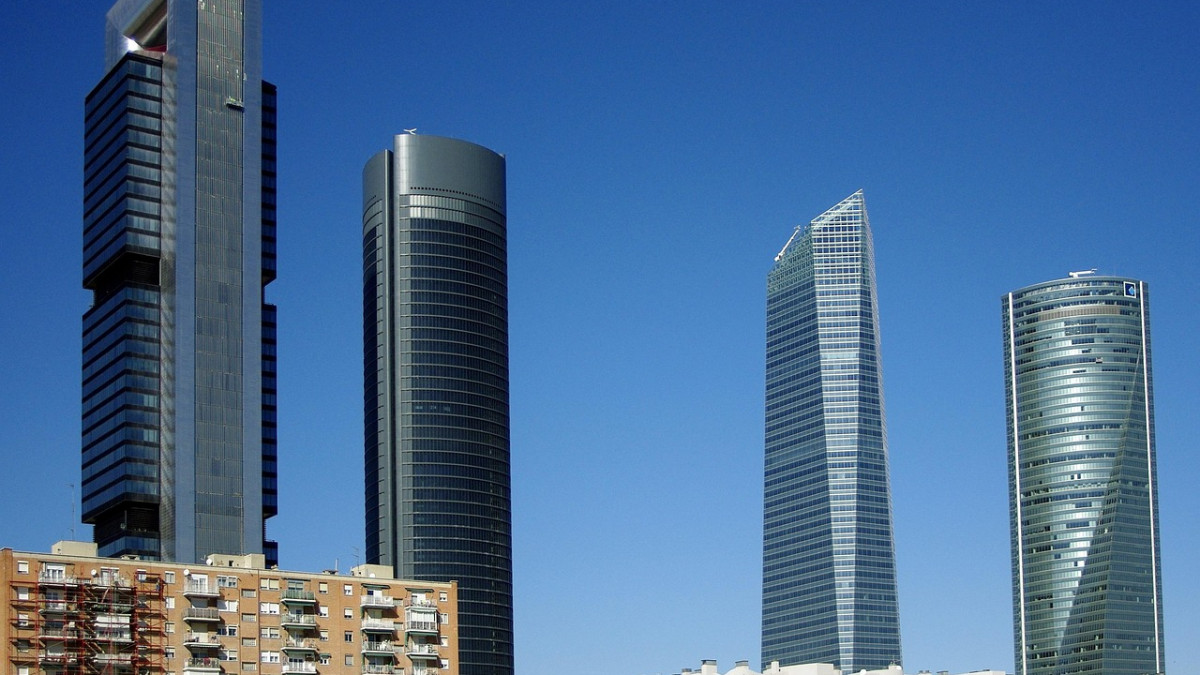 Madrid moviliza veintidós millones de paneles solares para blindar energeticamente los nuevos centros de datos